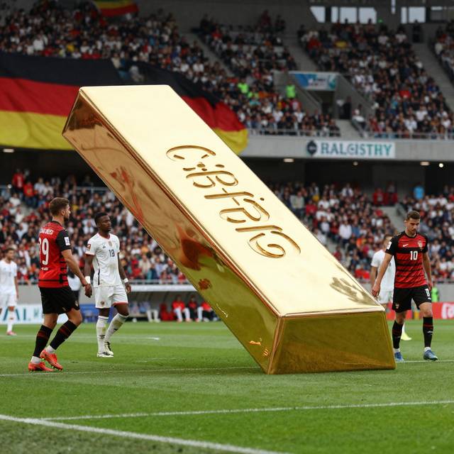 Giá vàng hôm nay bất ngờ lao dốc, Đức hủy diệt đối thủ ở vòng loại World Cup, và V-League 2025/2026
